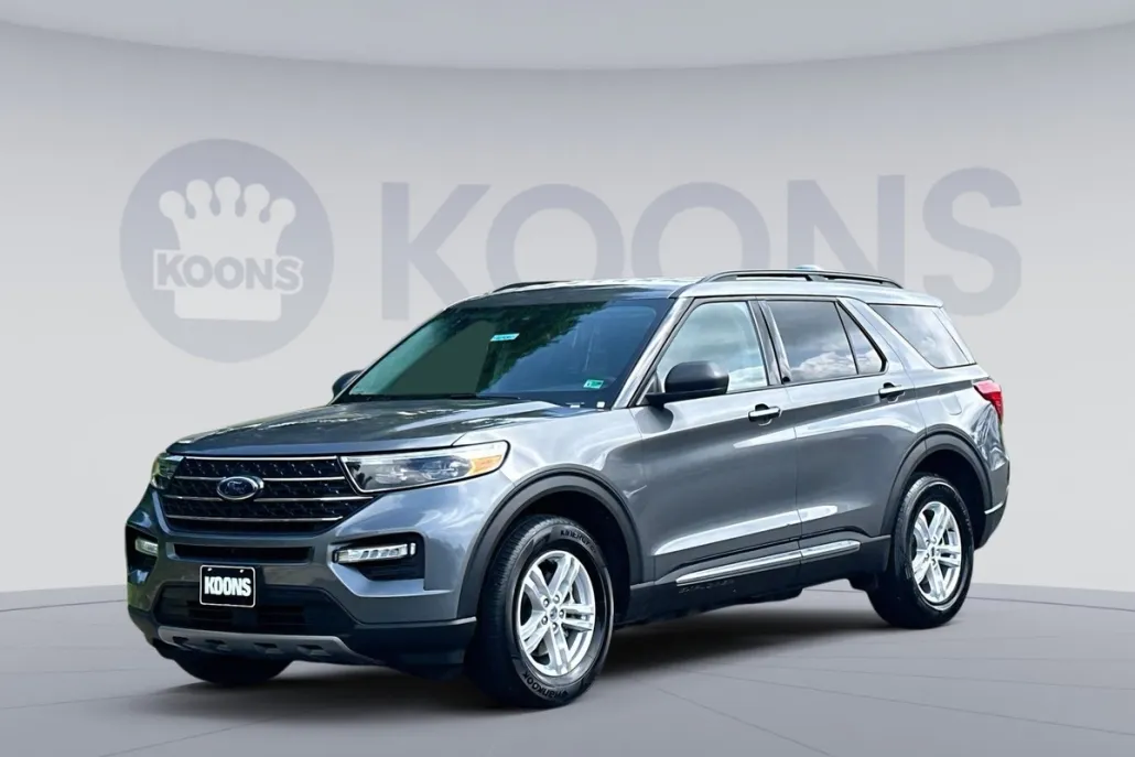2024 Ford Explorer XLT photo 1
