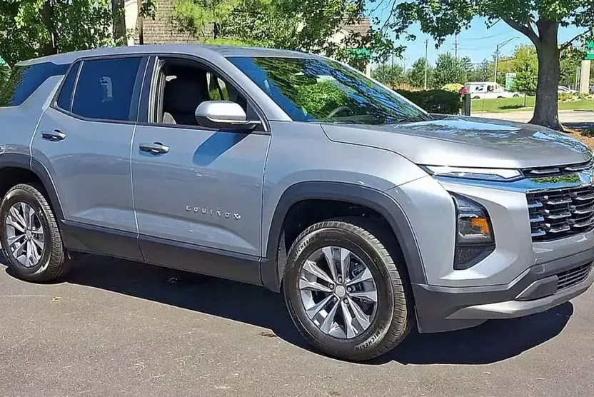 2026 Chevrolet Equinox LT photo 1