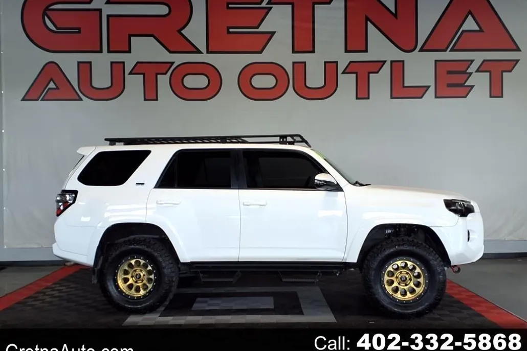 2018 Toyota 4Runner SR5 Premium photo 1