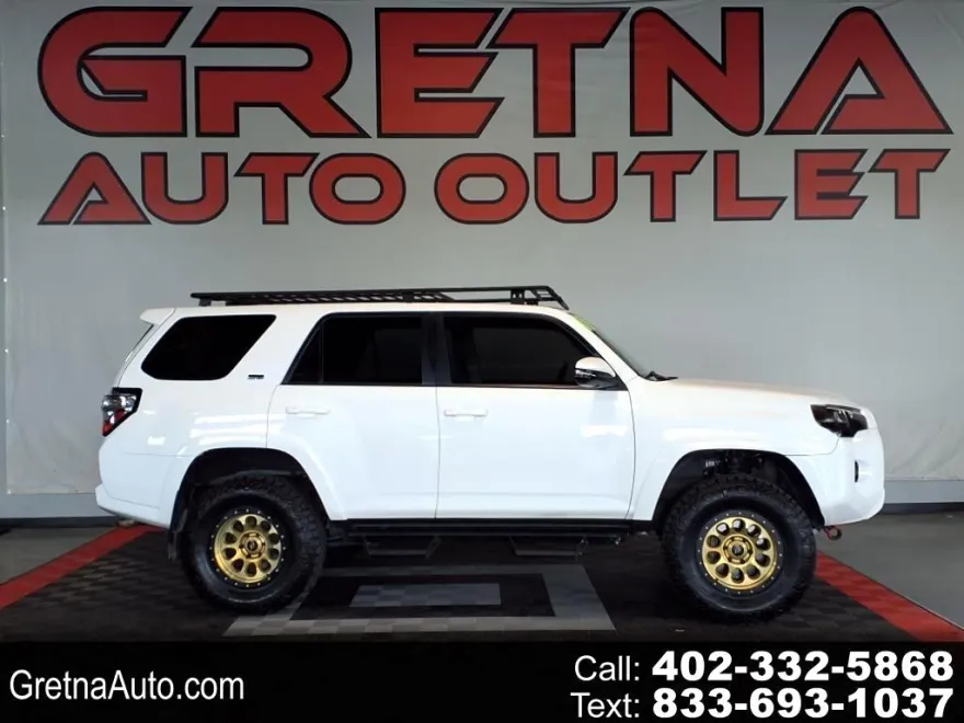 2018 Toyota 4Runner SR5 Premium photo 1