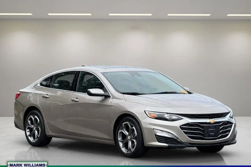 2023 Chevrolet Malibu 1LT photo 1