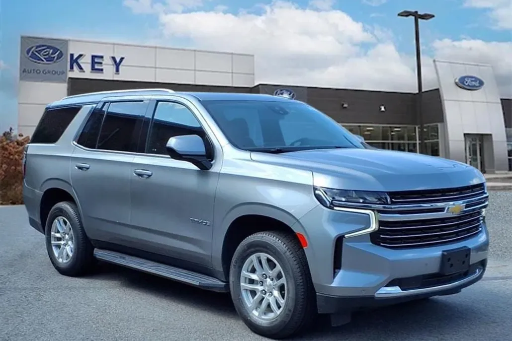 2023 Chevrolet Tahoe LT photo 1