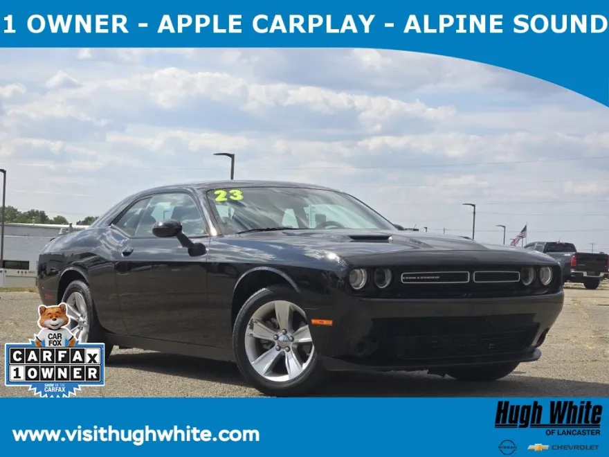 2023 Dodge Challenger SXT photo 1
