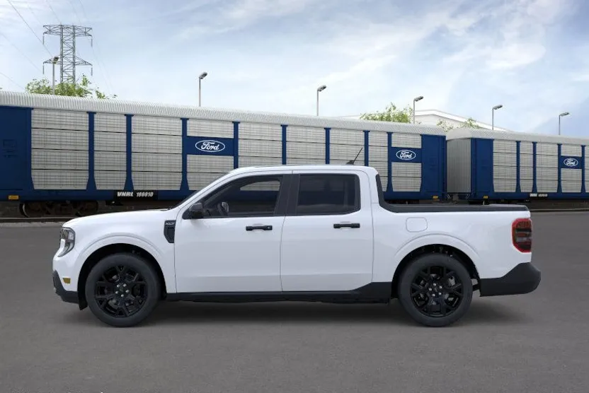 2025 Ford Maverick XLT photo 1
