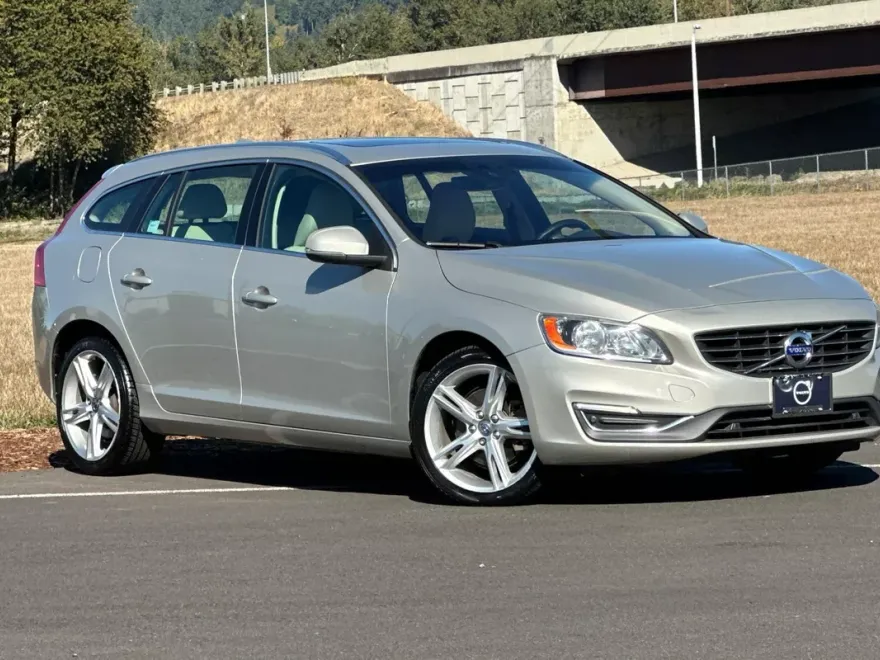 2017 Volvo V60 T5 Premier photo 1