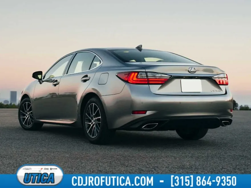 2016 Lexus ES 350 photo 1