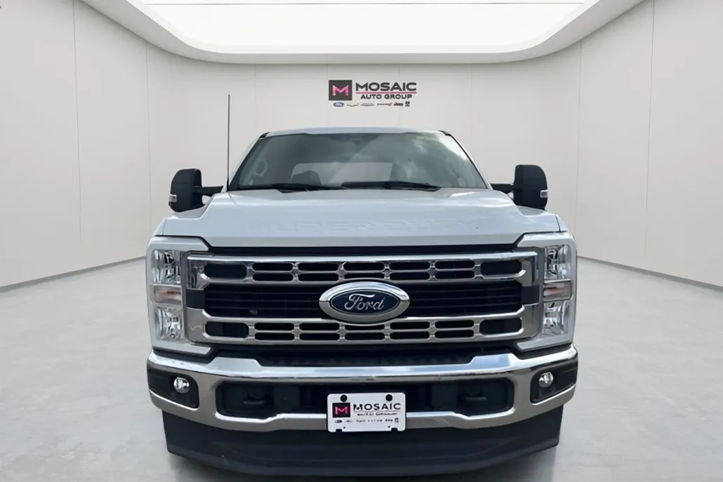 2024 Ford F-250 photo 1