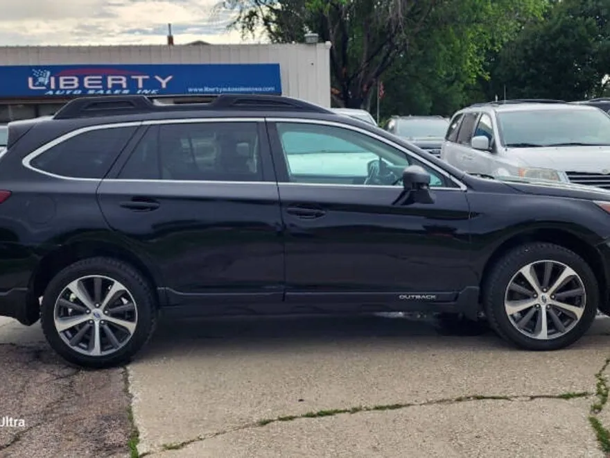 2018 Subaru Outback 2.5i Premium photo 1