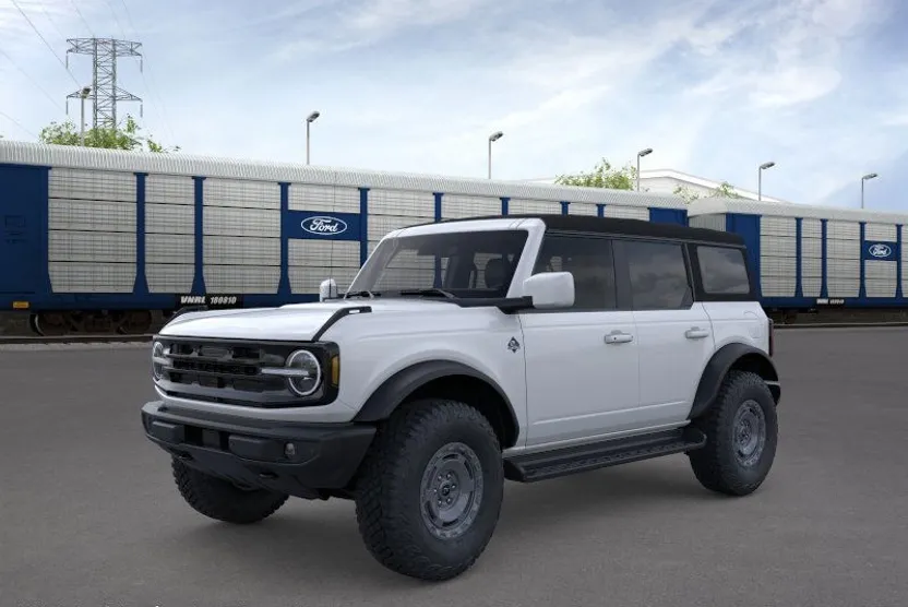 2025 Ford Bronco Outer Banks photo 1