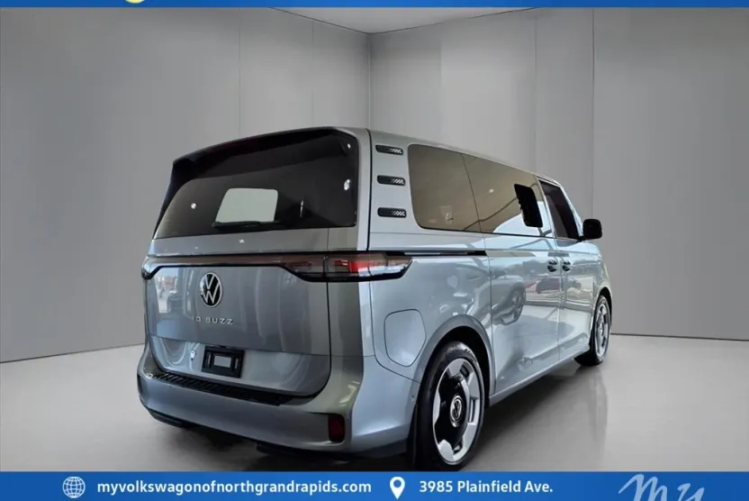 2025 Volkswagen ID. Buzz Pro S photo 1