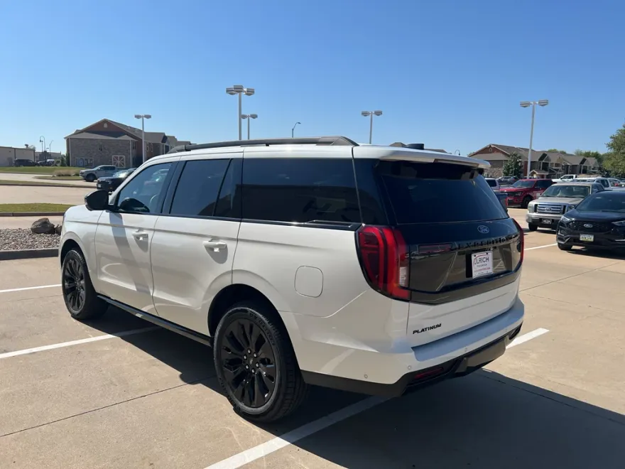 2025 Ford Expedition Platinum photo 1