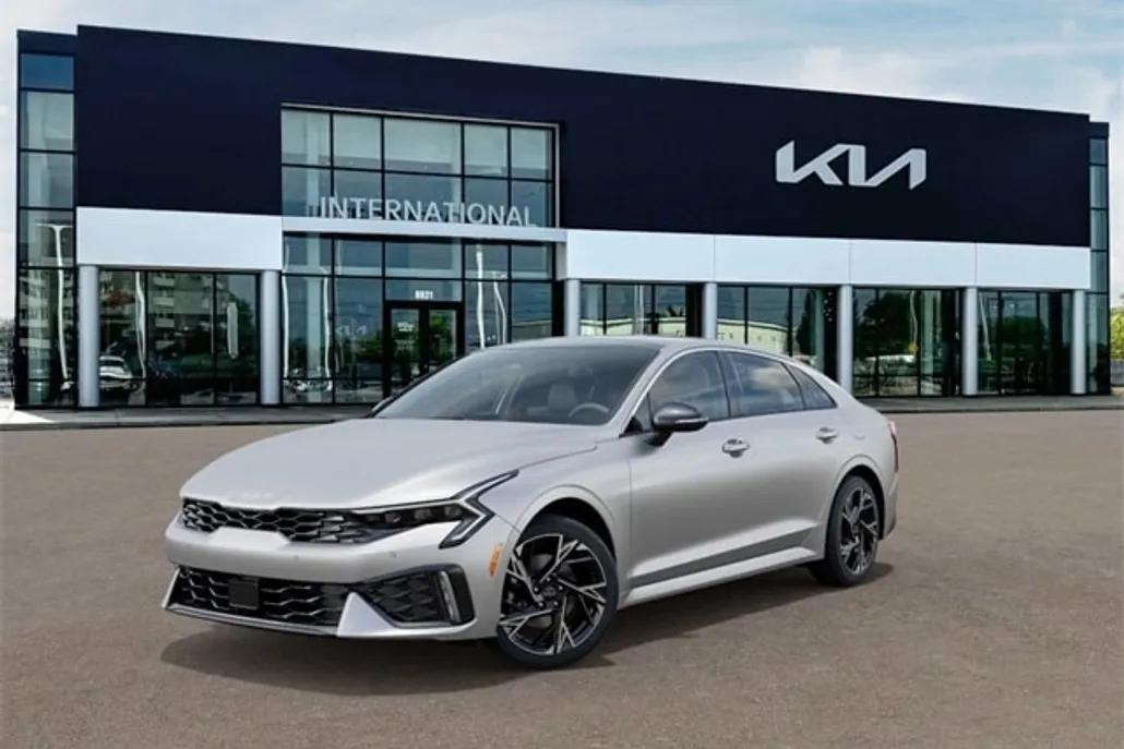 2025 Kia K5 GT-Line photo 1
