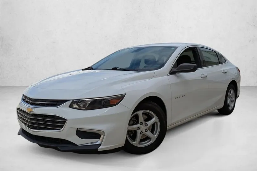 2018 Chevrolet Malibu LS photo 1