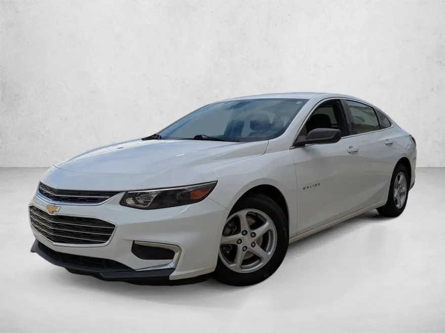 2018 Chevrolet Malibu LS photo 1