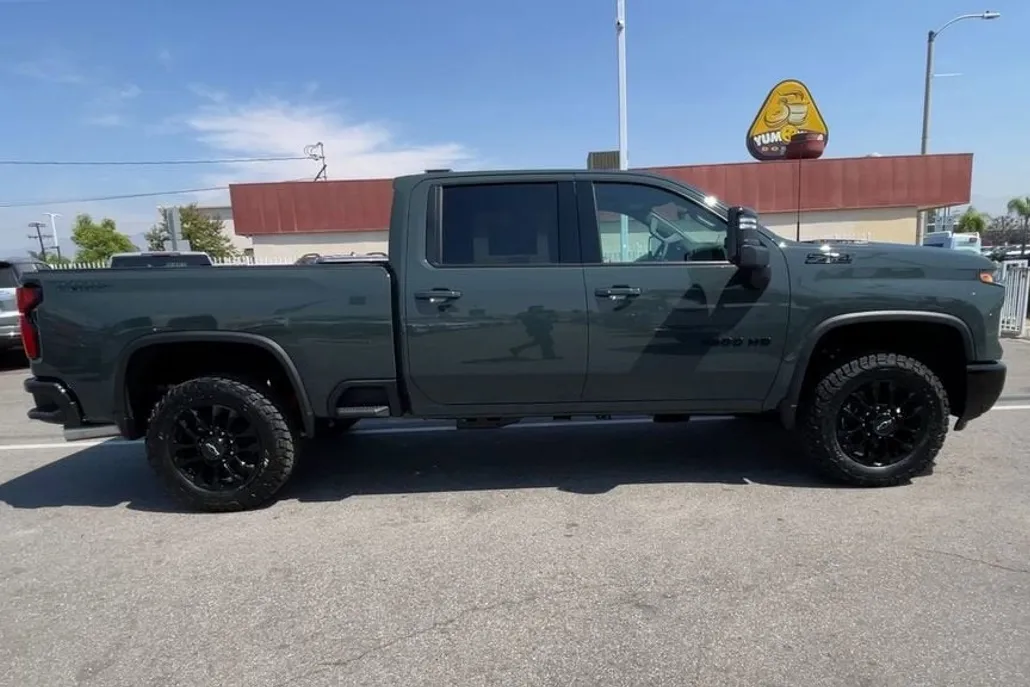 2025 Chevrolet Silverado 2500HD LTZ photo 1