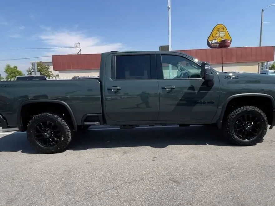 2025 Chevrolet Silverado 2500HD LTZ photo 1