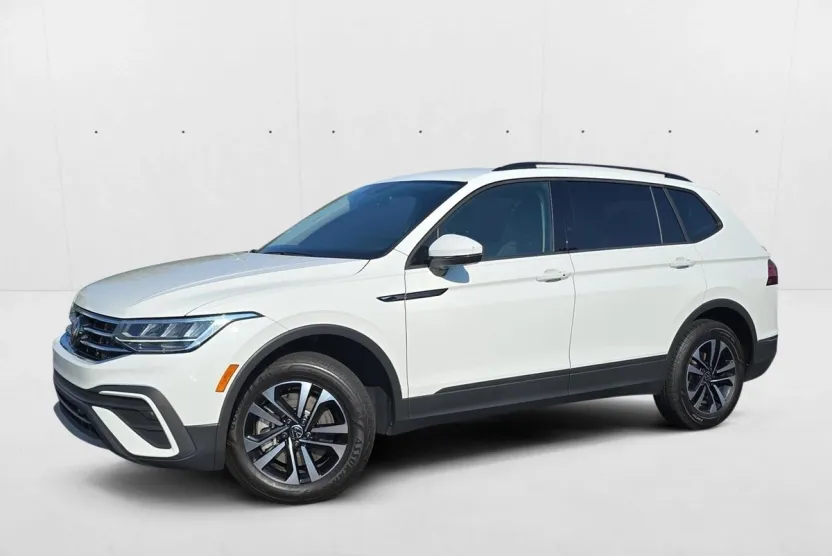 2023 Volkswagen Tiguan S photo 1