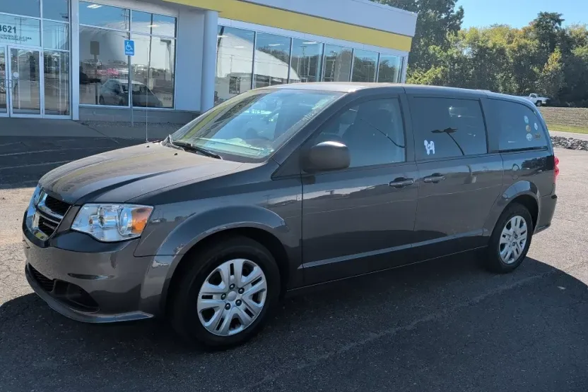 2018 Dodge Grand Caravan SE photo 1