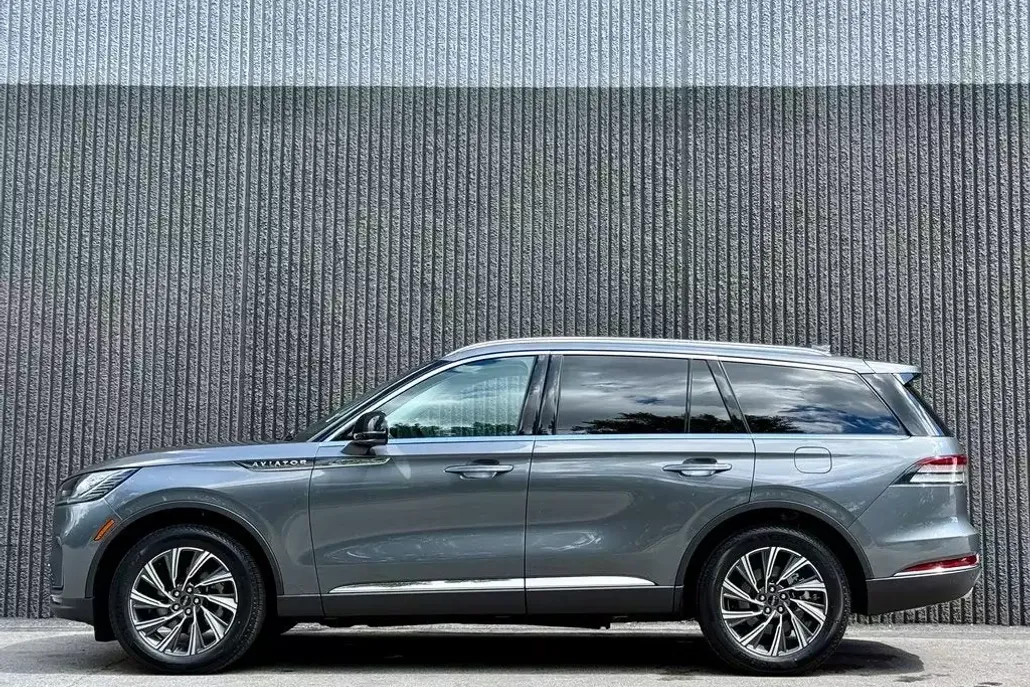 2025 Lincoln Aviator Premiere photo 1