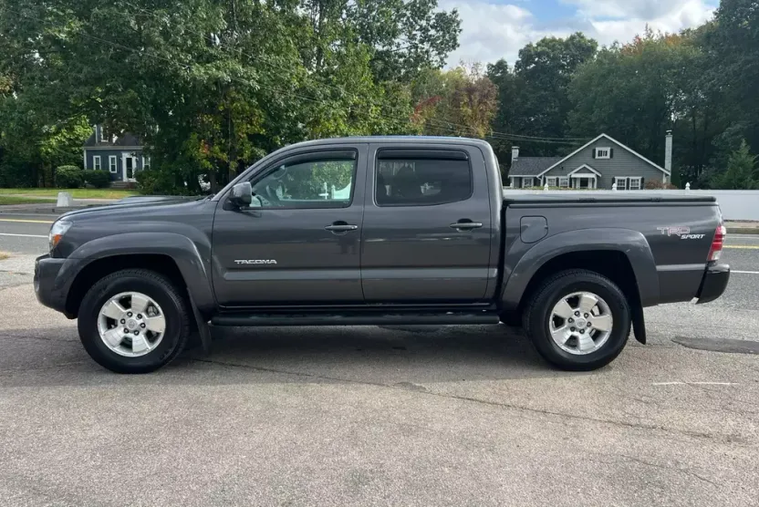 2011 Toyota Tacoma Double Cab photo 1