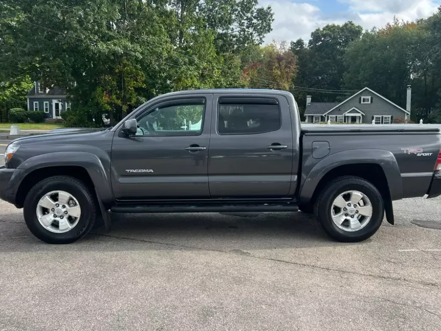 2011 Toyota Tacoma Double Cab photo 1