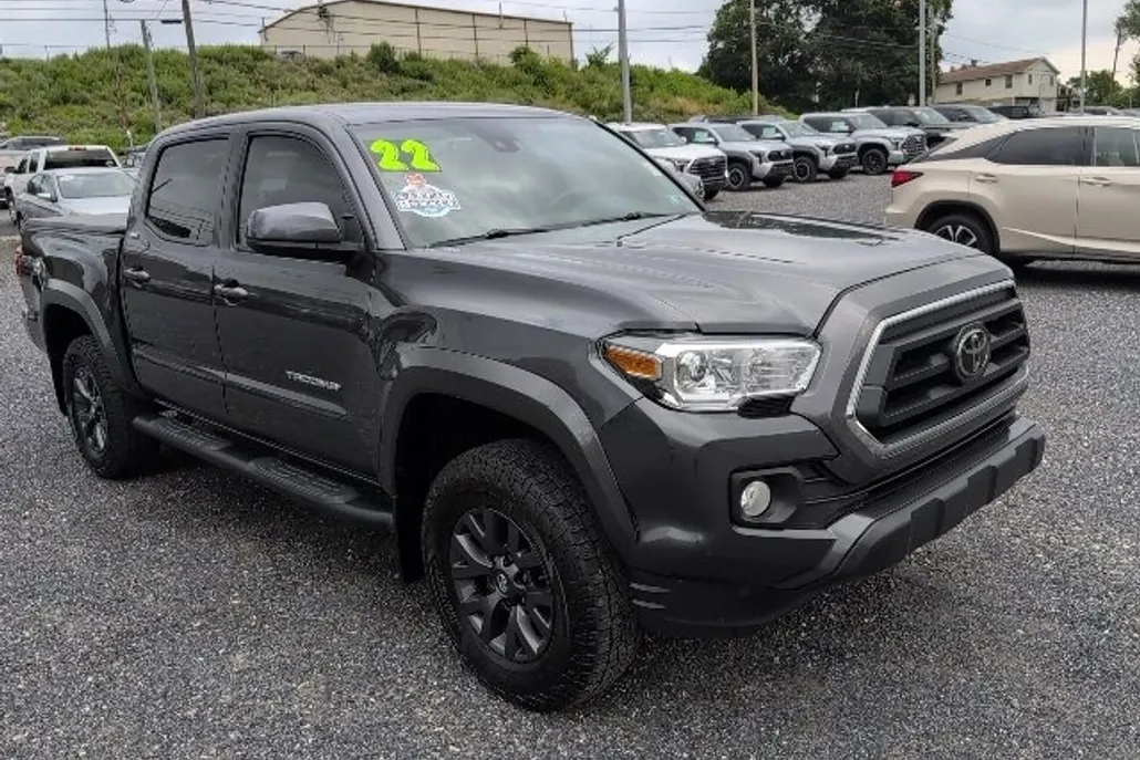 2022 Toyota Tacoma SR5 photo 1