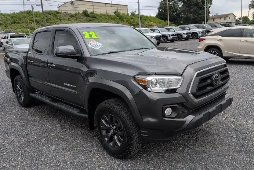2022 Toyota Tacoma SR5 photo 1