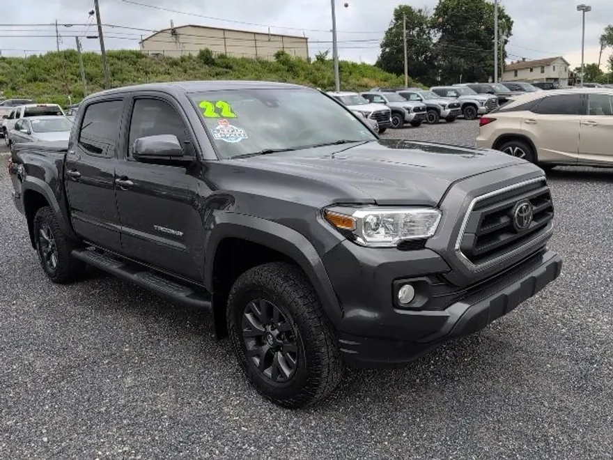 2022 Toyota Tacoma SR5 photo 1