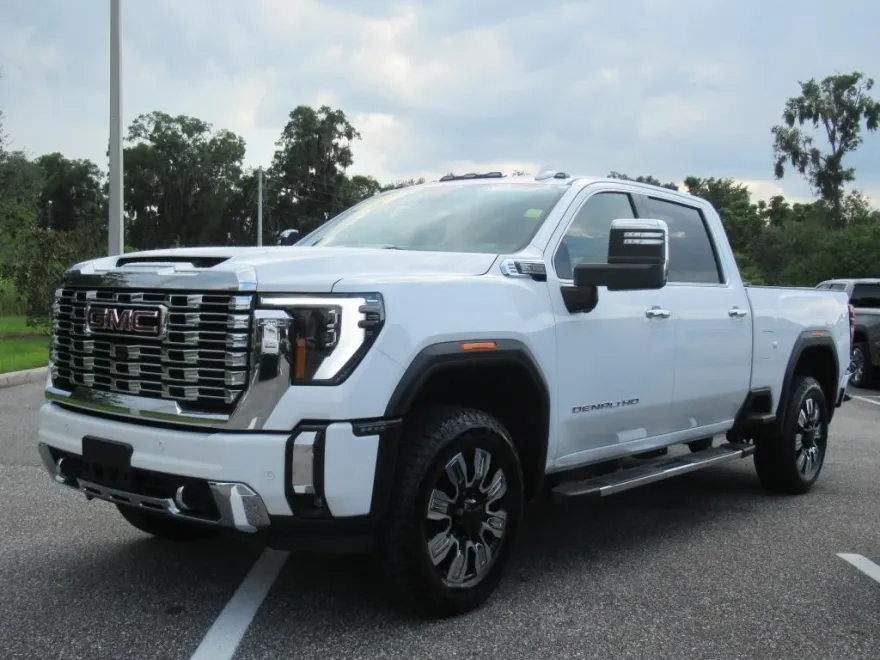 2024 Gmc Sierra HD Denali photo 1