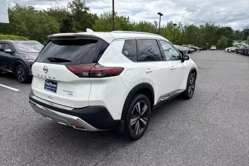 2022 Nissan Rogue Platinum photo 3