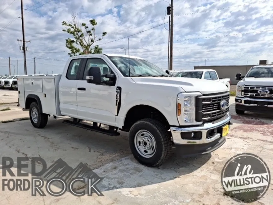 2024 Ford F-350 photo 1
