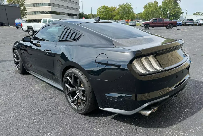 2021 Ford Mustang GT Premium photo 1