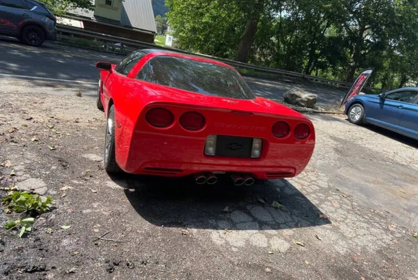 1998 Chevrolet Corvette photo 1