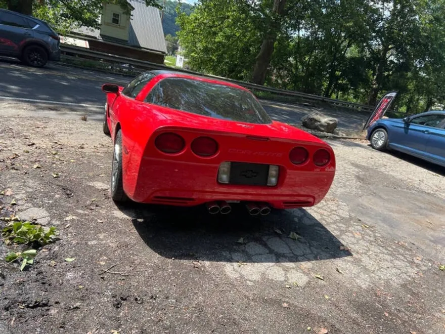 1998 Chevrolet Corvette photo 1