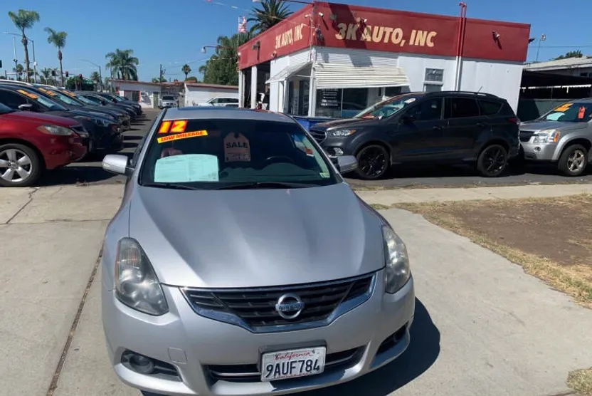 2012 Nissan Altima photo 1