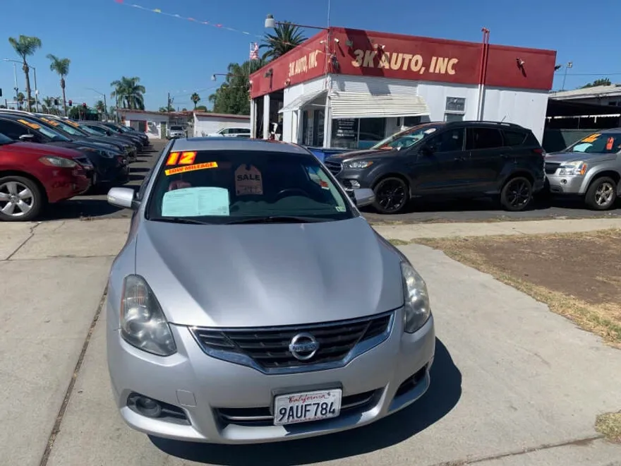 2012 Nissan Altima photo 1