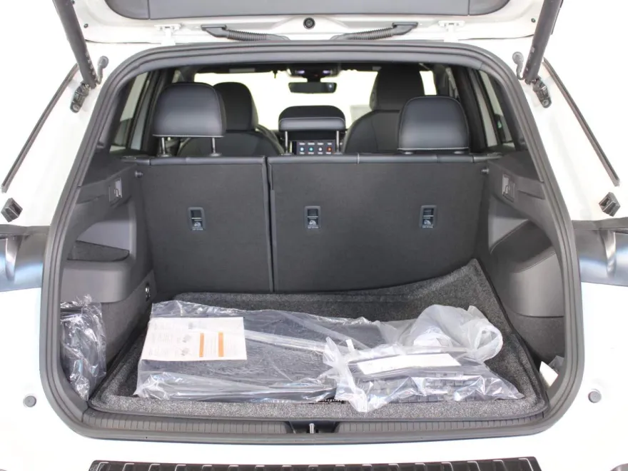 2025 Volkswagen Tiguan SE R-Line Black photo 1