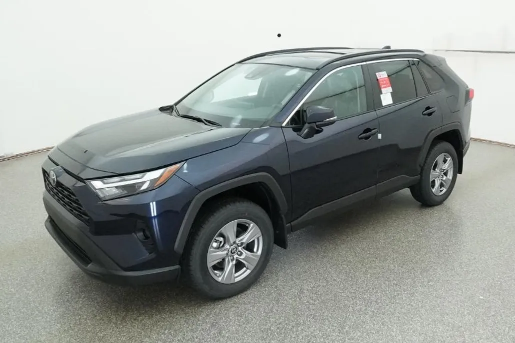 2025 Toyota RAV4 XLE photo 1