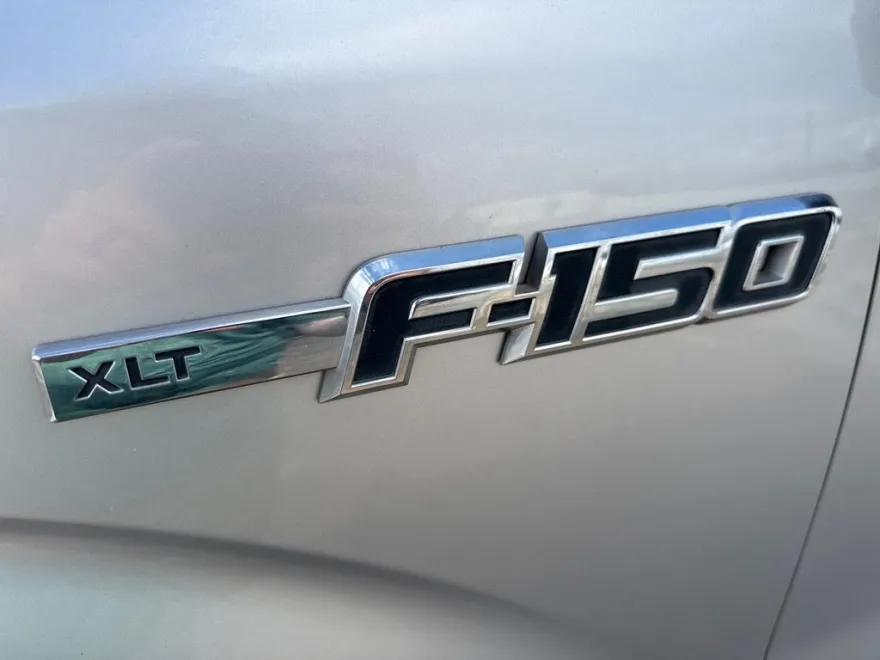 2010 Ford F-150 XLT photo 1