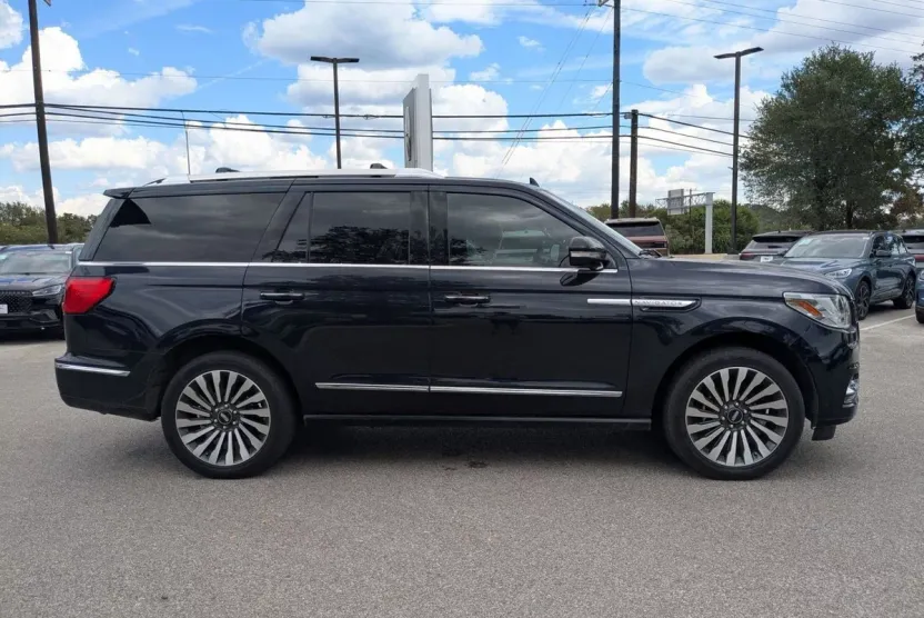 2021 Lincoln Navigator Reserve photo 1