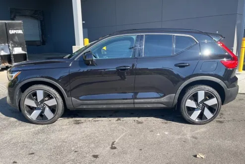 2023 Volvo XC40 Recharge Ultimate photo 3