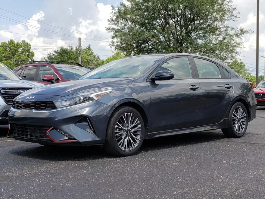 2023 Kia Forte GT-Line photo 1