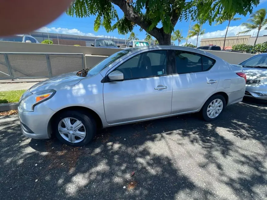2016 Nissan Versa 1.6 SV photo 1