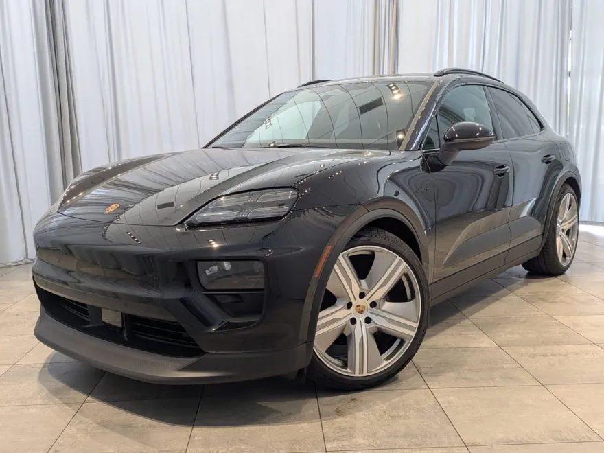 2025 Porsche Macan Electric photo 1