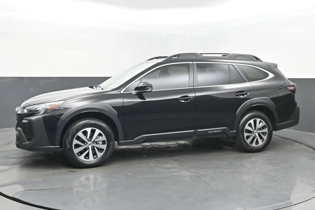 2025 Subaru Outback Premium photo 1