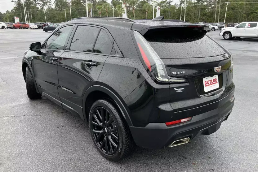 2023 Cadillac XT4 Sport photo 1