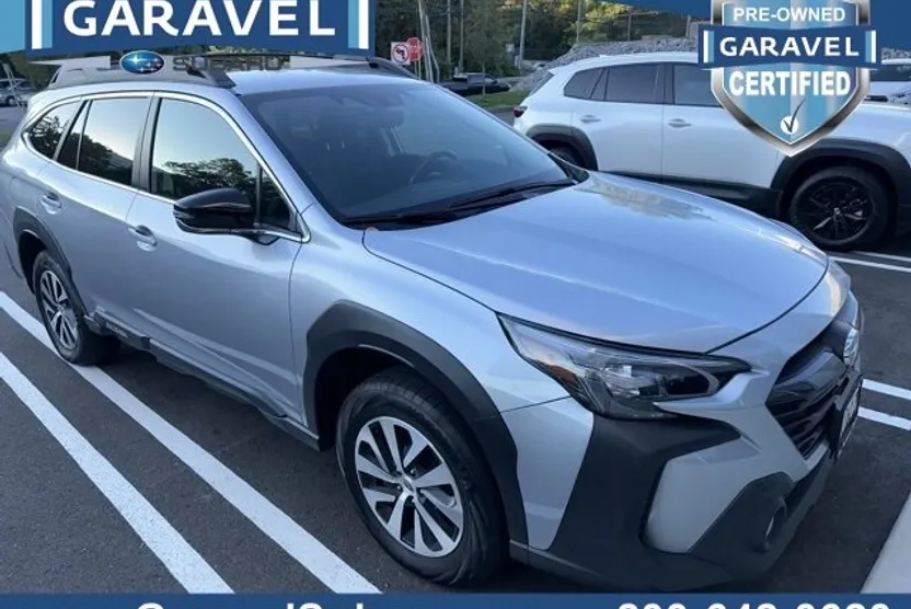 2023 Subaru Outback Premium photo 1