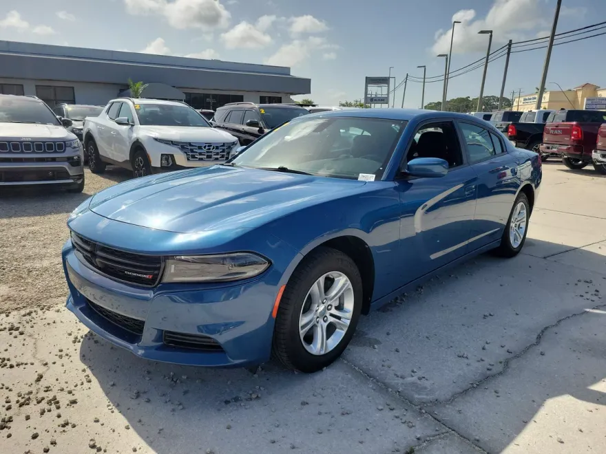 2022 Dodge Charger SXT photo 1