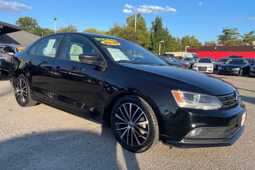 2016 Volkswagen Jetta Sport photo 1