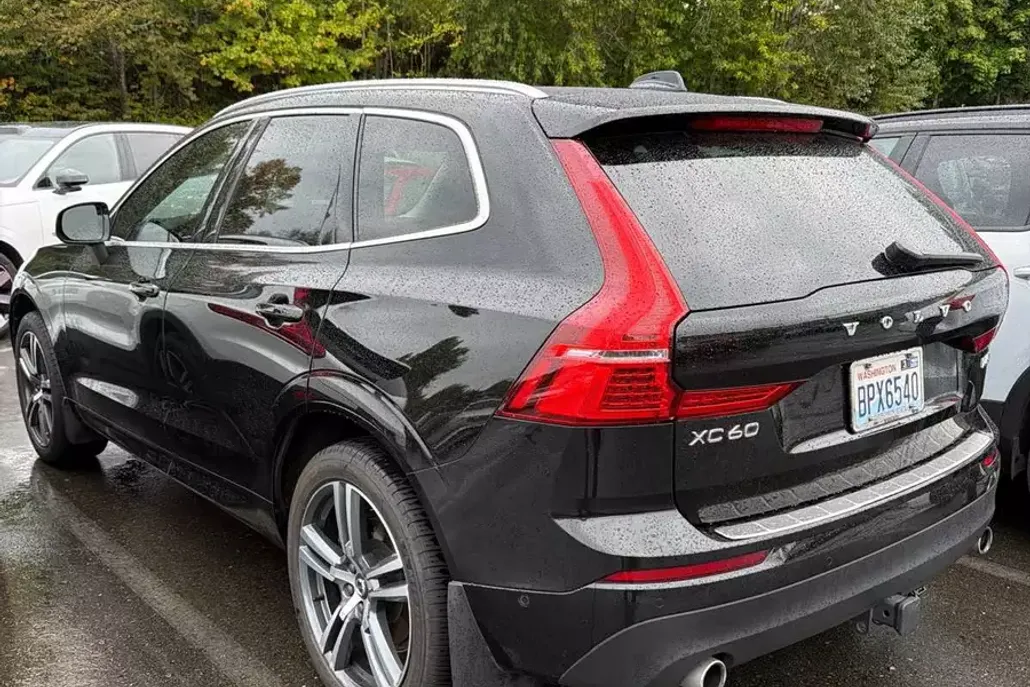 2018 Volvo XC60 T6 Momentum photo 1